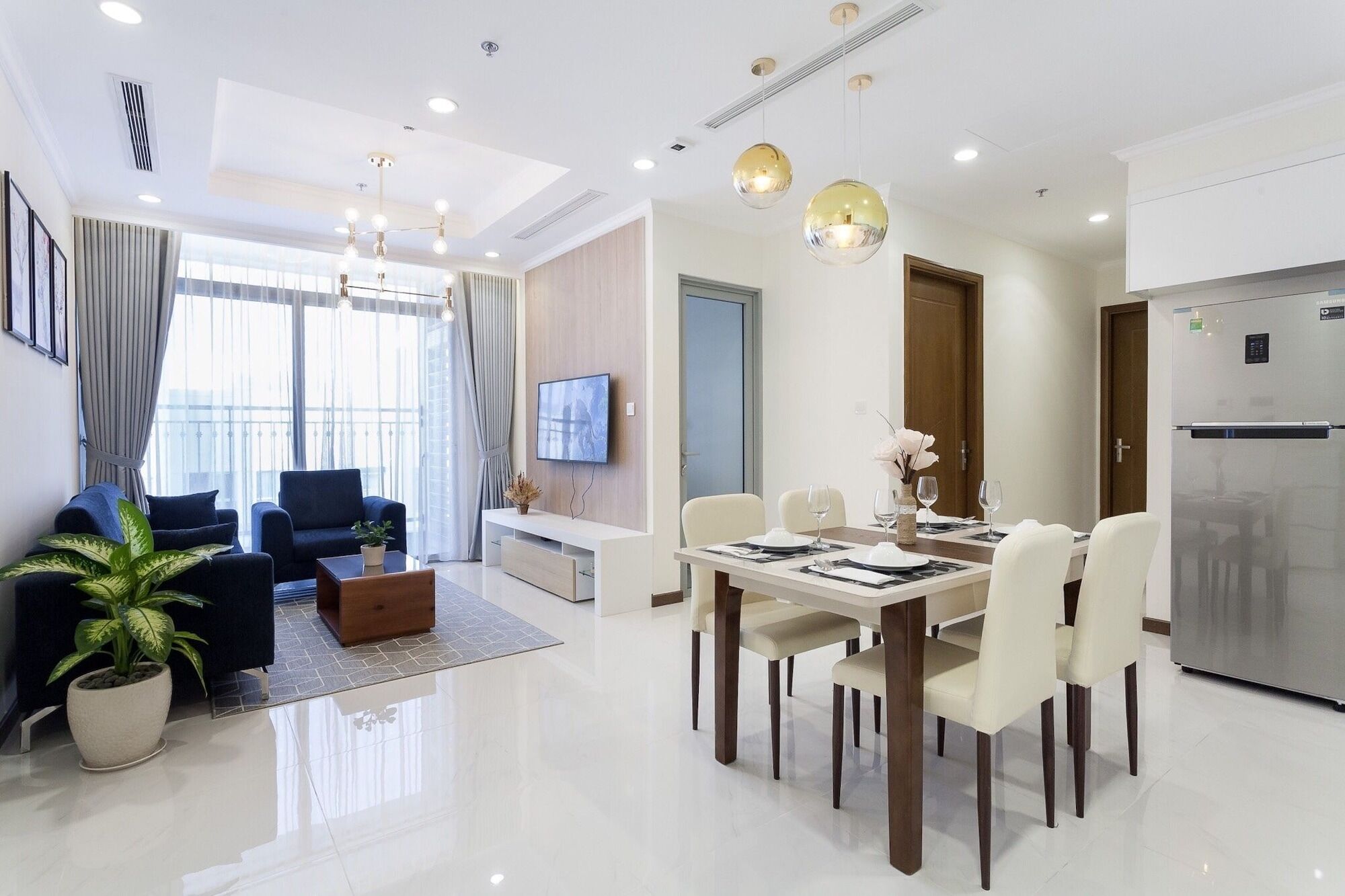 Laze Saigon Vinhomes Park Căn hộ