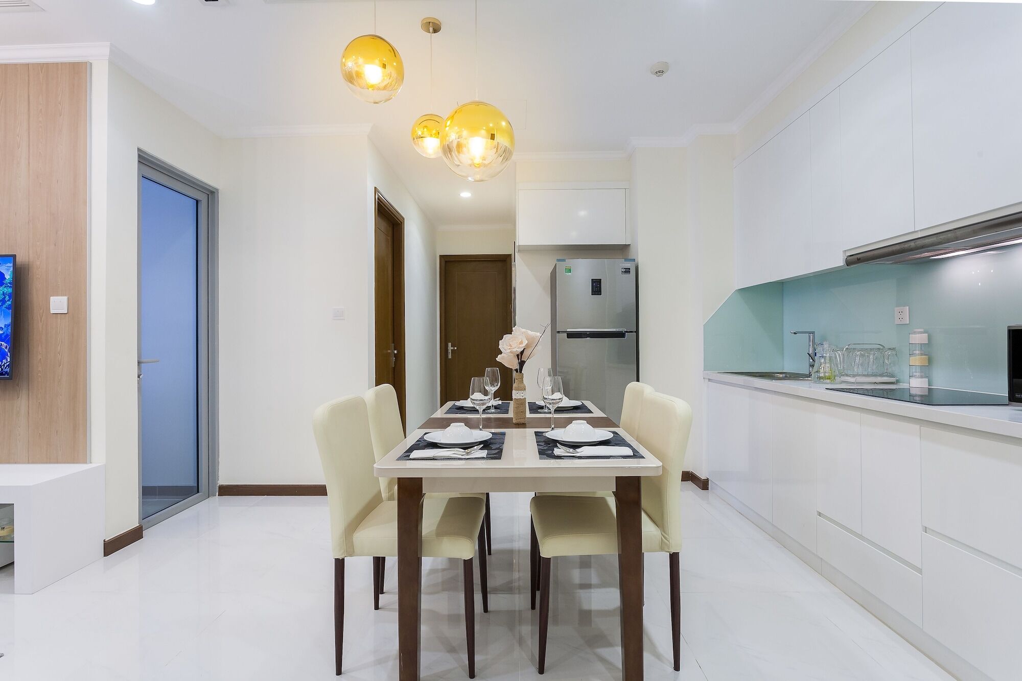 Laze Saigon Vinhomes Park