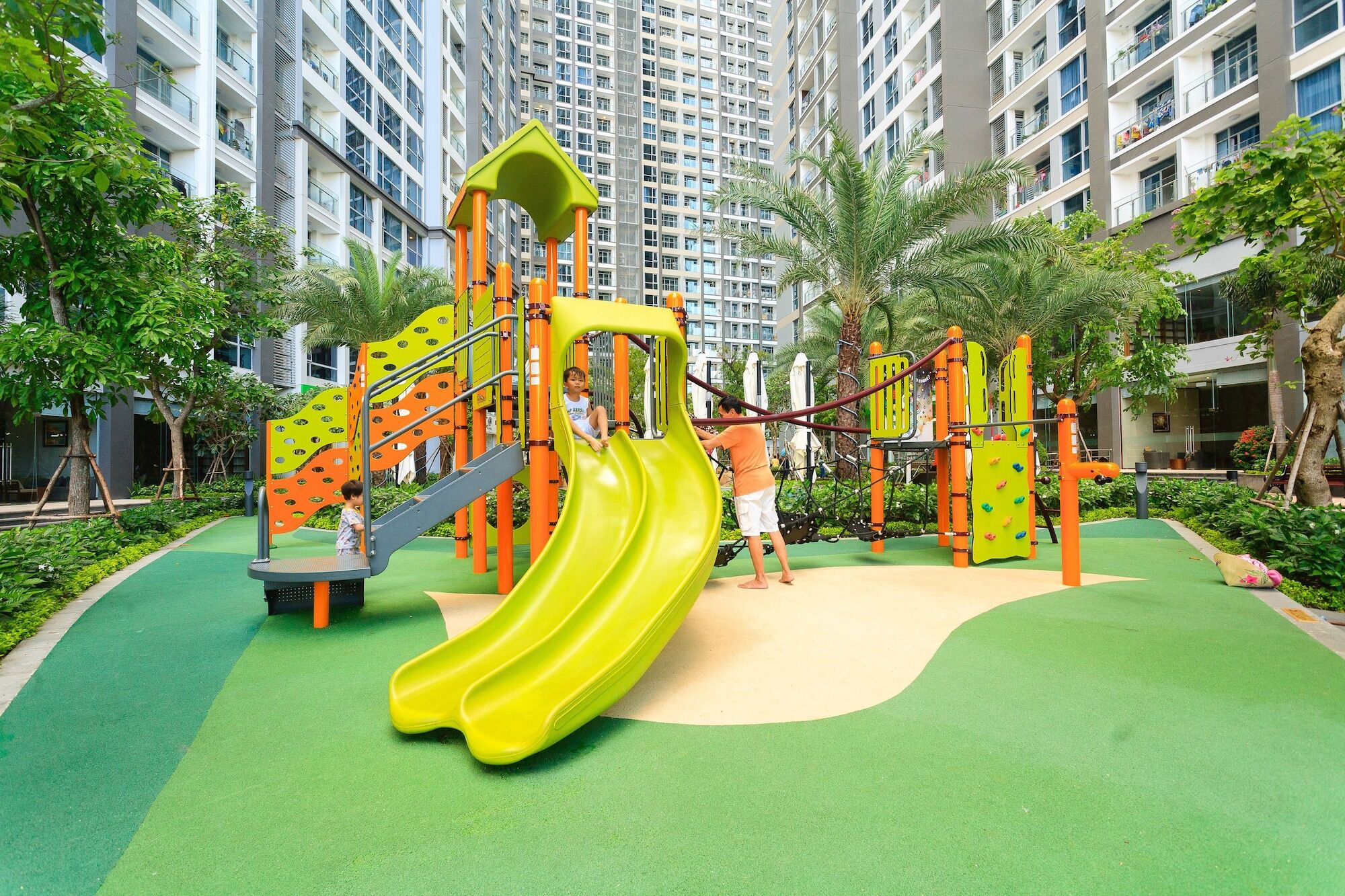 Laze Saigon Vinhomes Park Căn hộ TP. Hồ Chí Minh