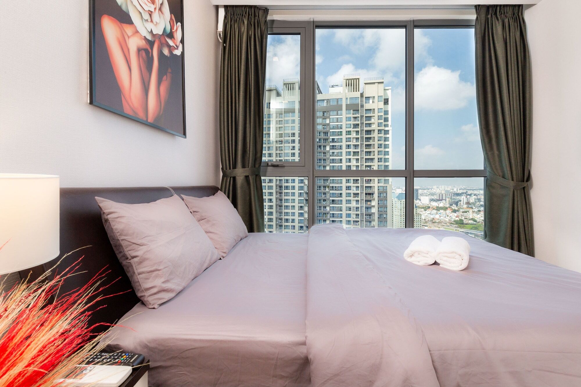 Laze Saigon Vinhomes Park Căn hộ TP. Hồ Chí Minh