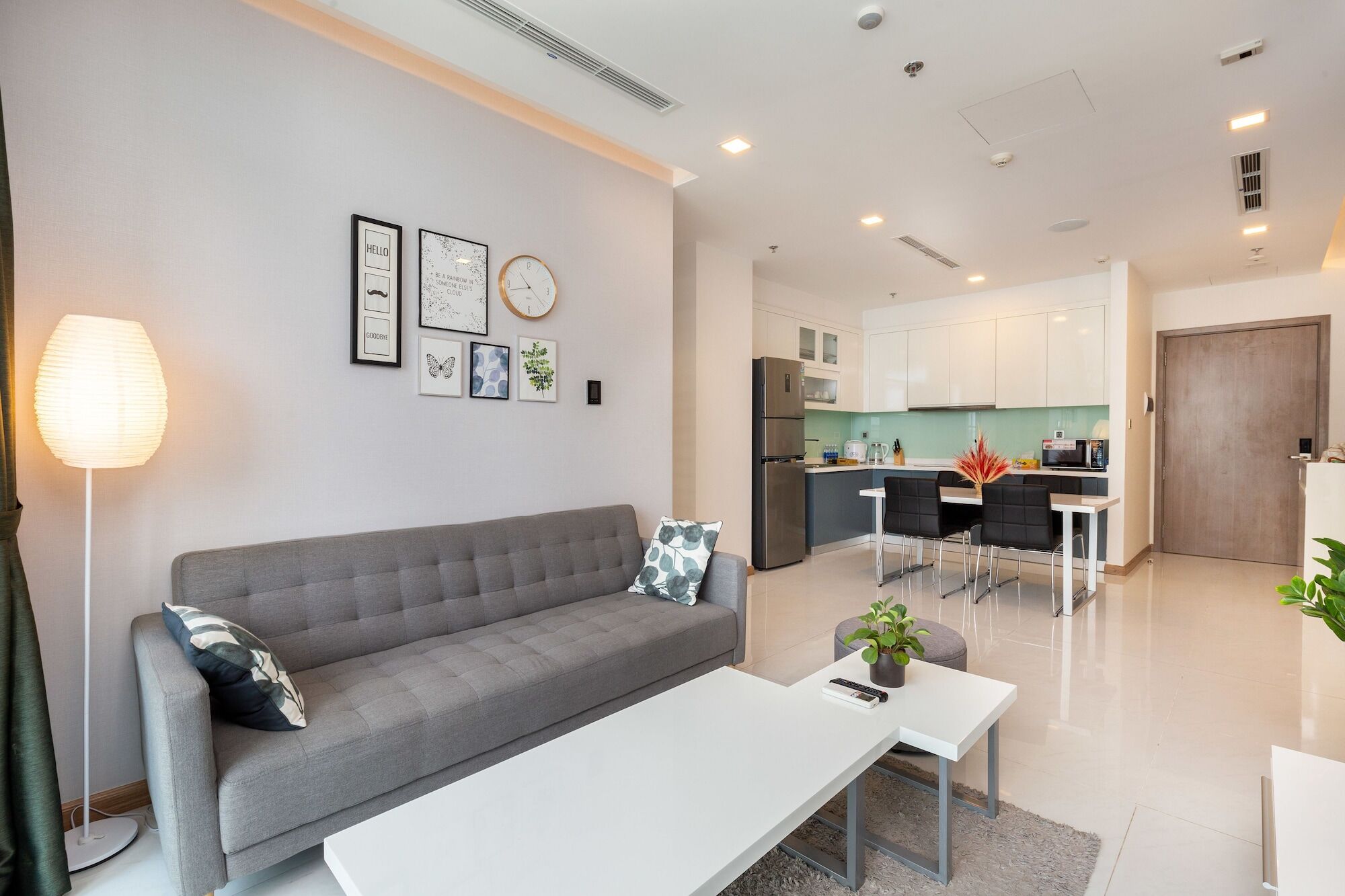 Laze Saigon Vinhomes Park *