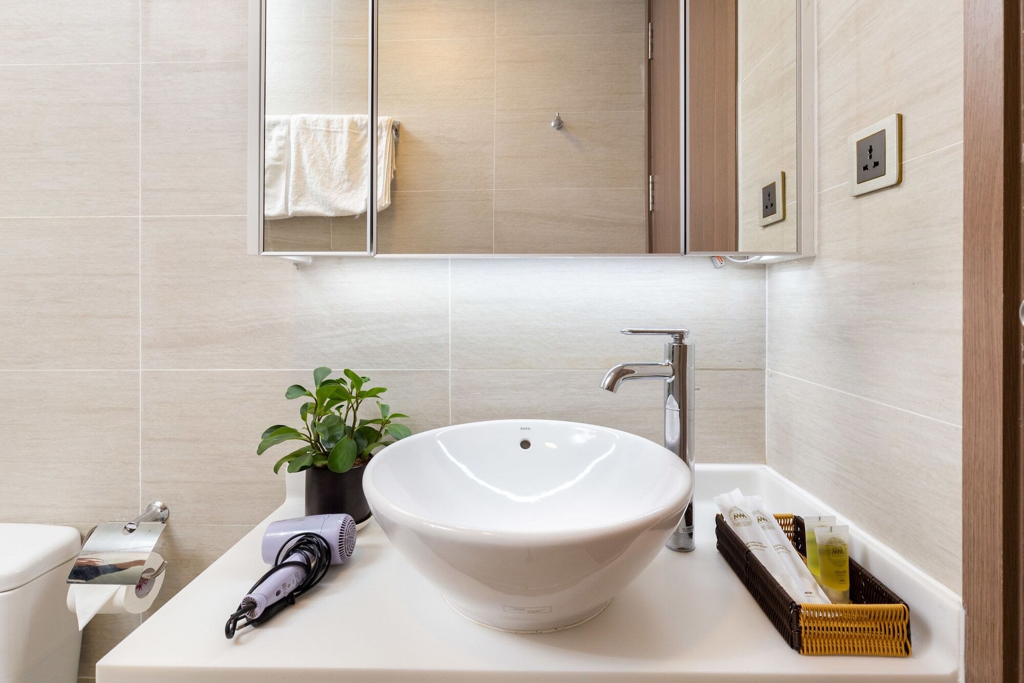 Laze Saigon Vinhomes Park Căn hộ