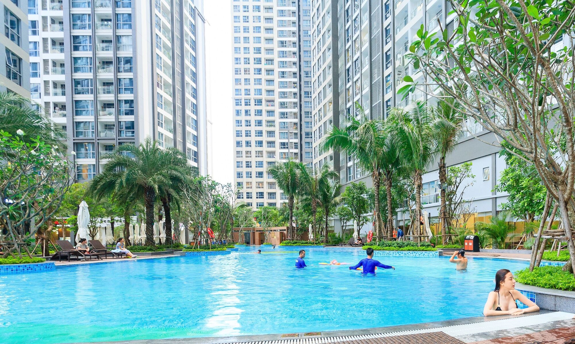 Laze Saigon Vinhomes Park