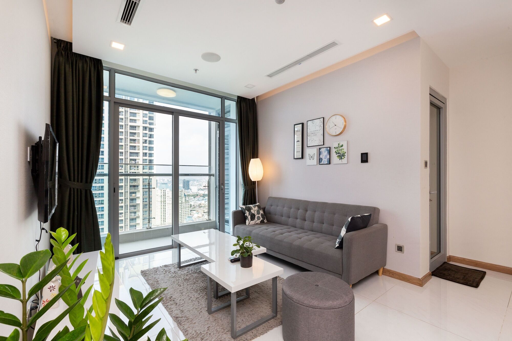 Laze Saigon Vinhomes Park * Ho Chi Minh City