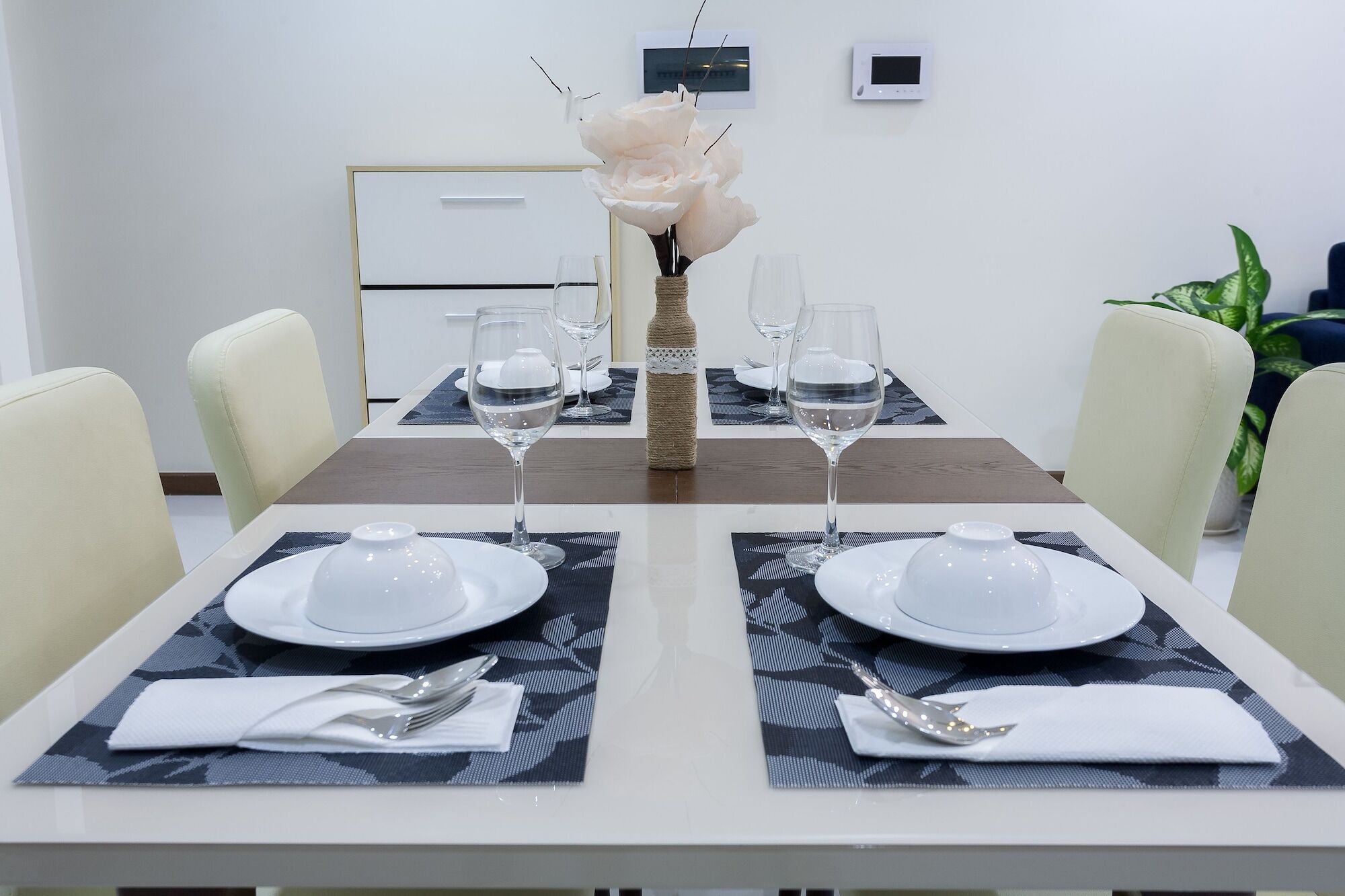 Laze Saigon Vinhomes Park Apartment