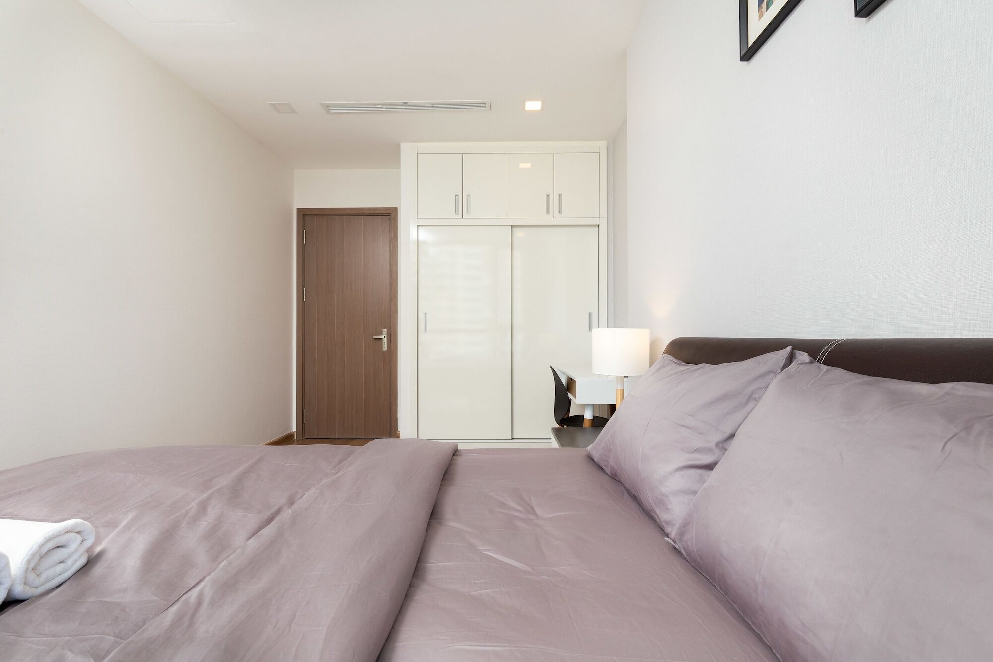 Laze Saigon Vinhomes Park Apartment