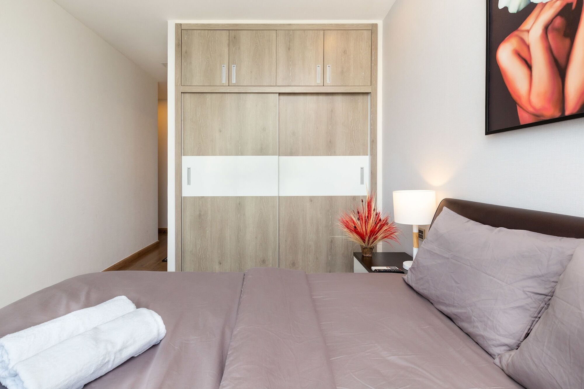 Laze Saigon Vinhomes Park Apartment *