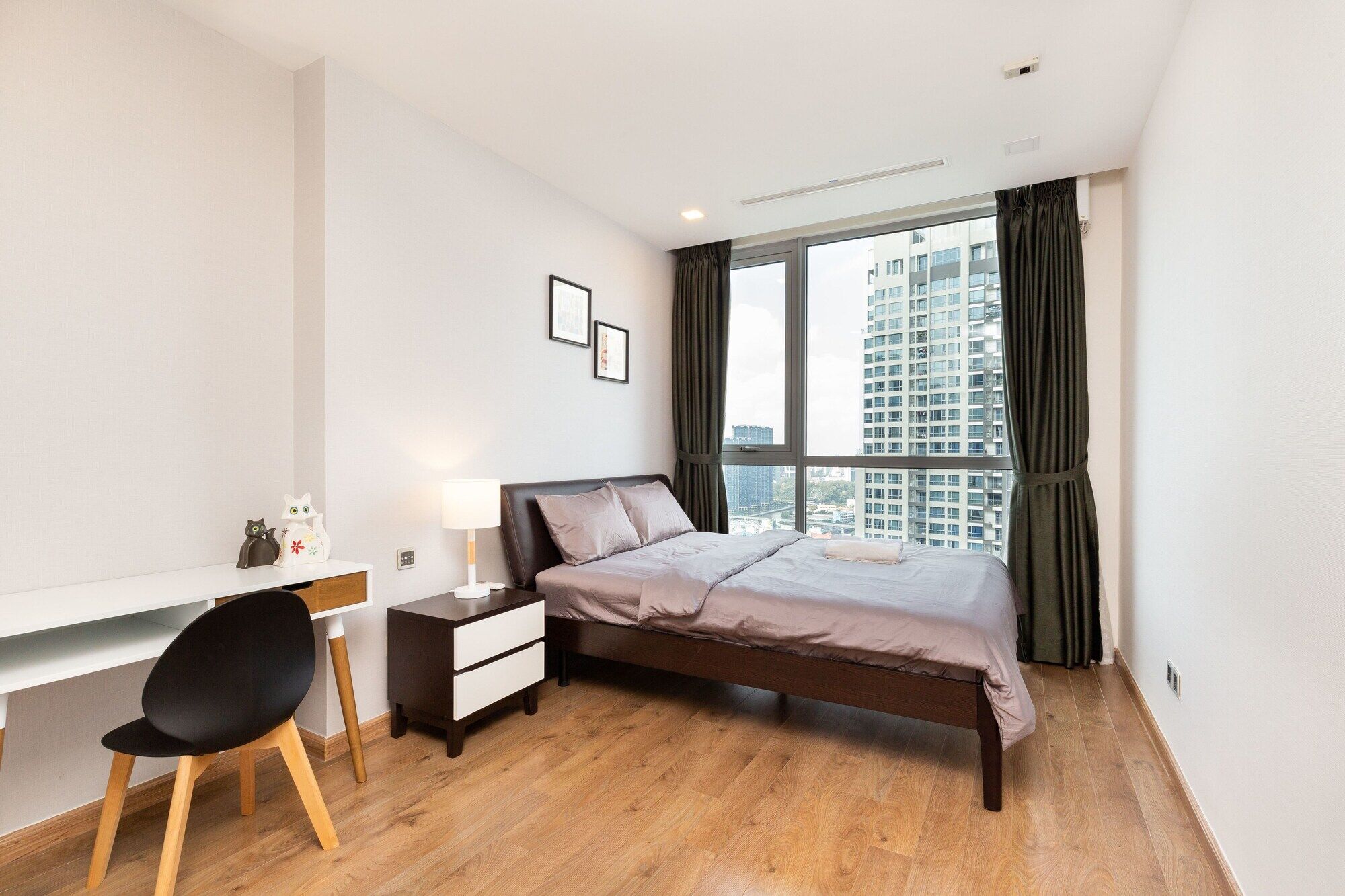 Laze Saigon Vinhomes Park * Ho Chi Minh City