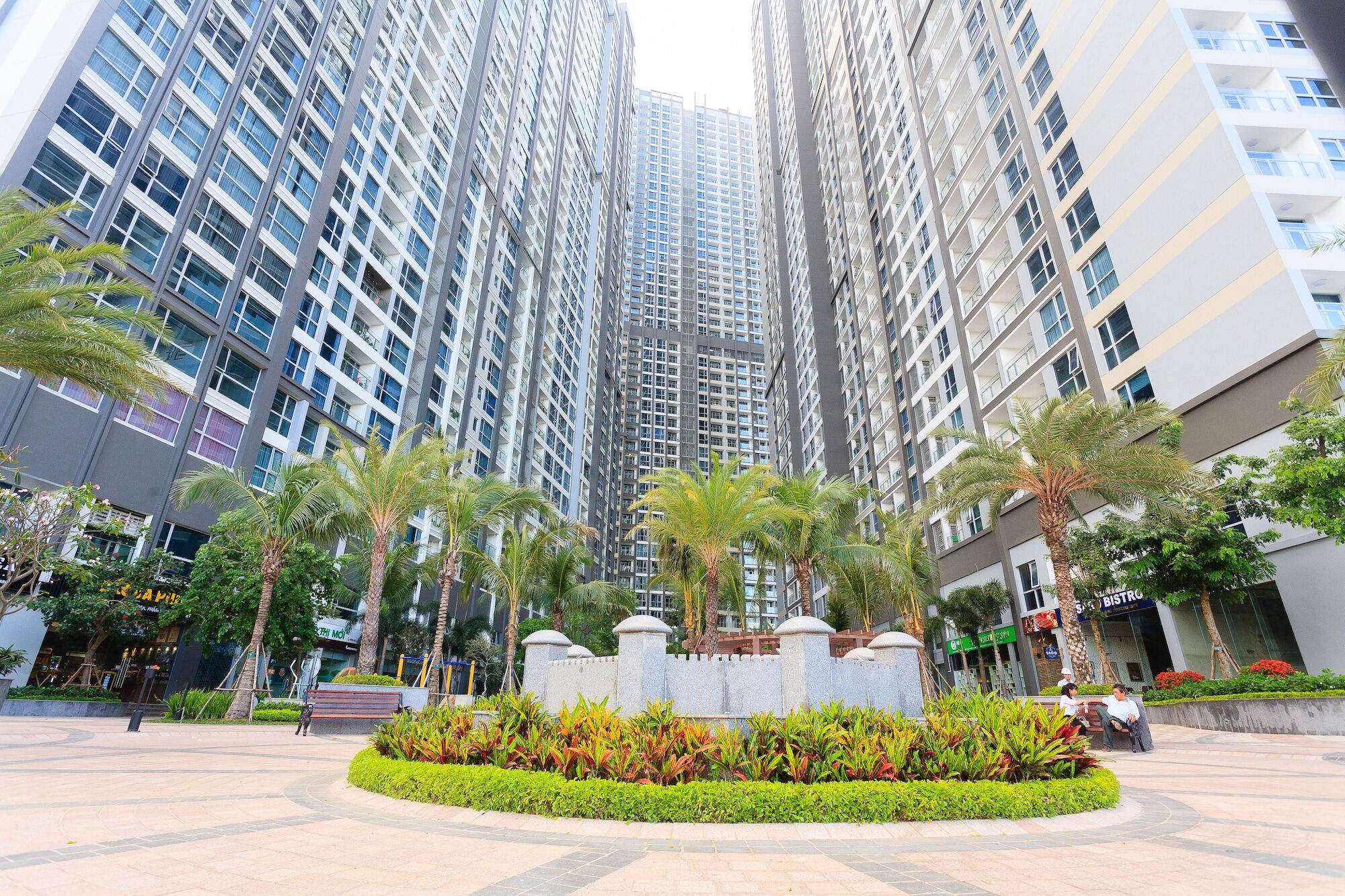 Laze Saigon Vinhomes Park Ho Chi Minh City